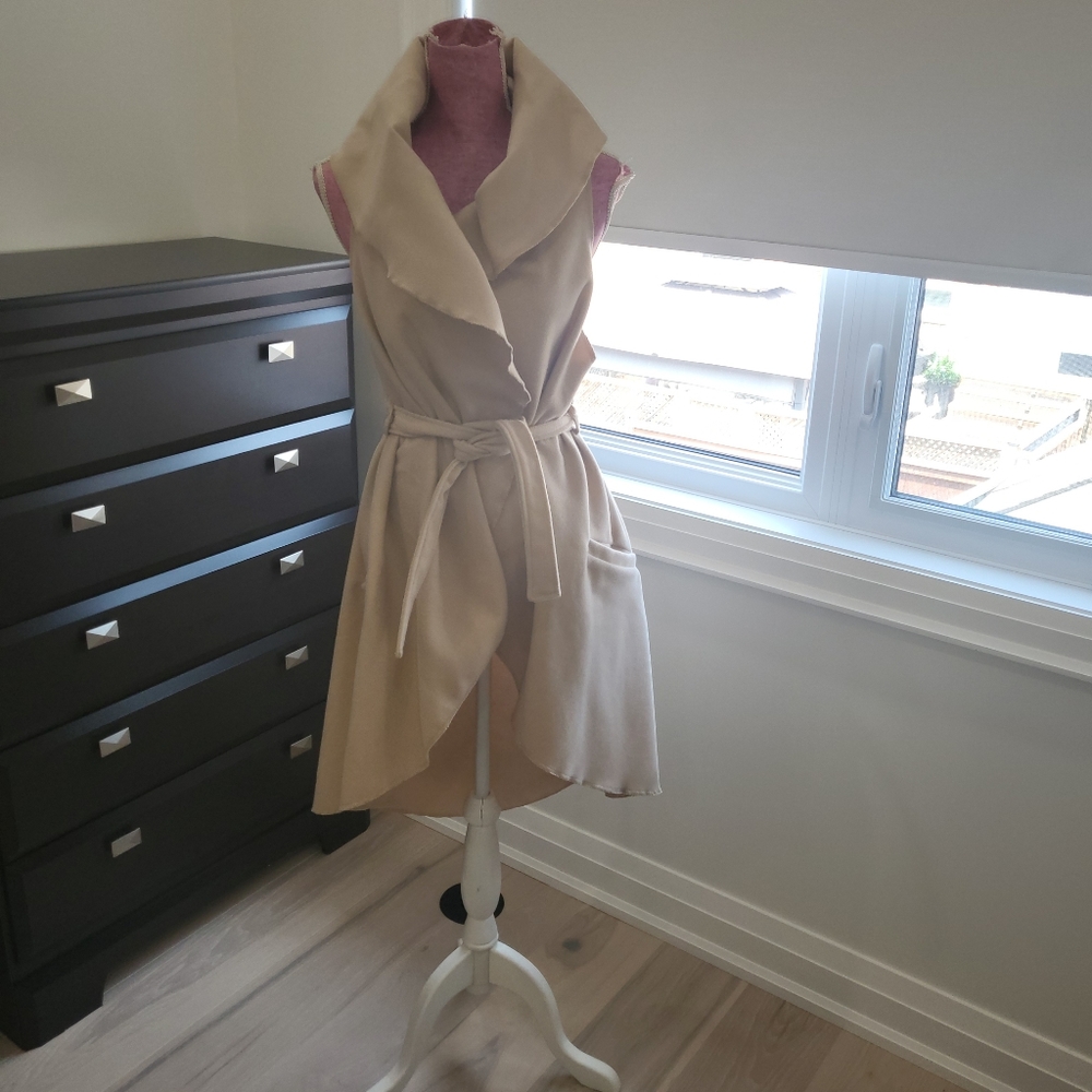 Warm belted vest